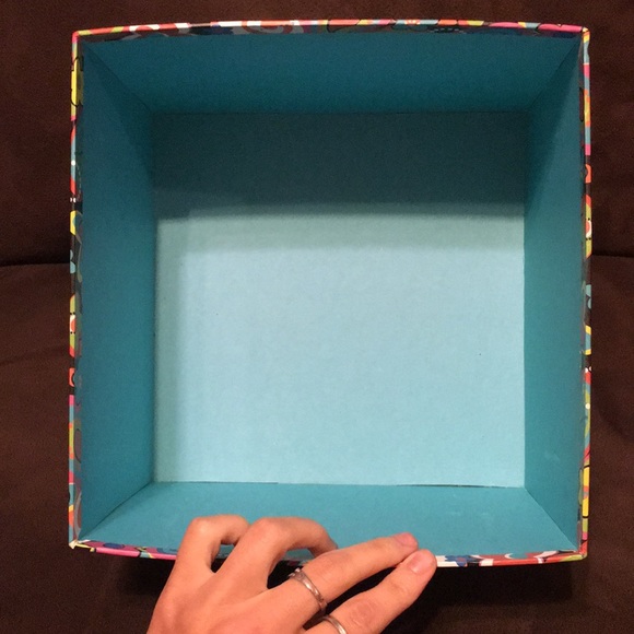 Colorful box - Picture 1 of 3